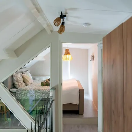 Lush With Sauna And Hot Tub Holiday home