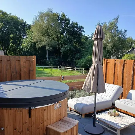 Lush With Sauna And Hot Tub Holiday home *
